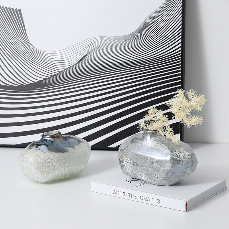 Velmora Glass Vase – Modern Sculptural Decor