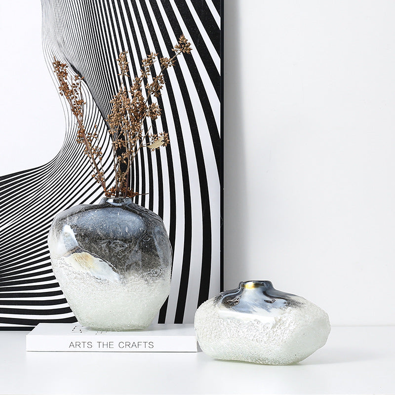 Velmora Glass Vase – Modern Sculptural Decor